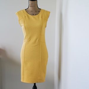 Romeo & Juliet Couture Patterned Dress - Yellow